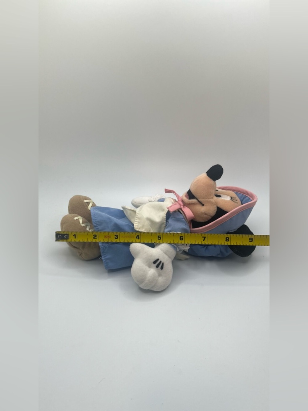 Disney Mickey & Minnie Plush Pair 9” - Bob Cratchit & Pionner Minnie OS - Picture 6 of 9